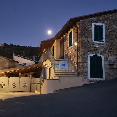 Il Nido Del Viaggiatore Vallebona エクステリア 写真